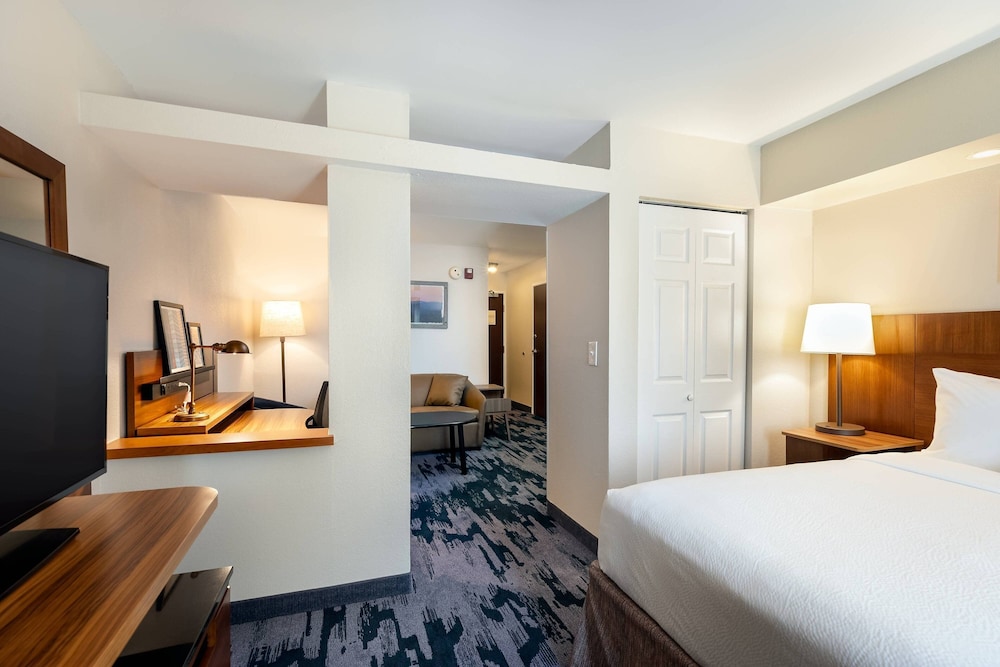 Fairfield Inn & Suites Savannah Airport 9/49