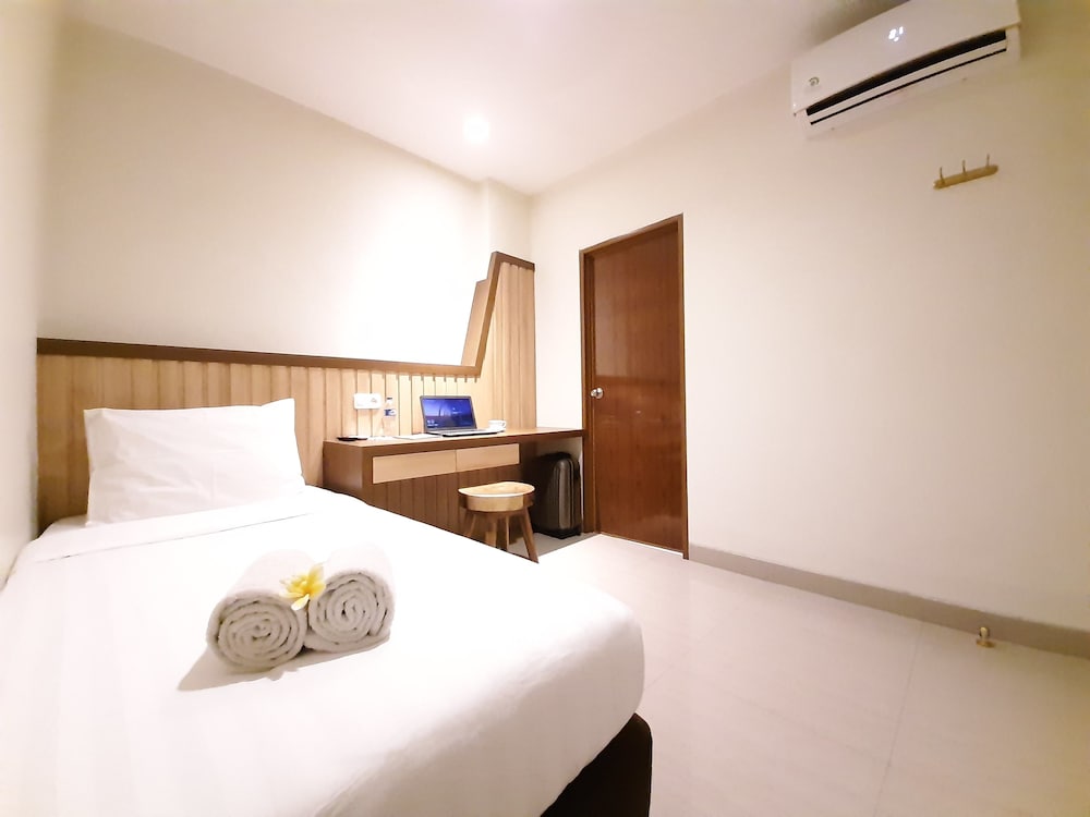 Hotel Pantes Kota Lama Semarang 8/29