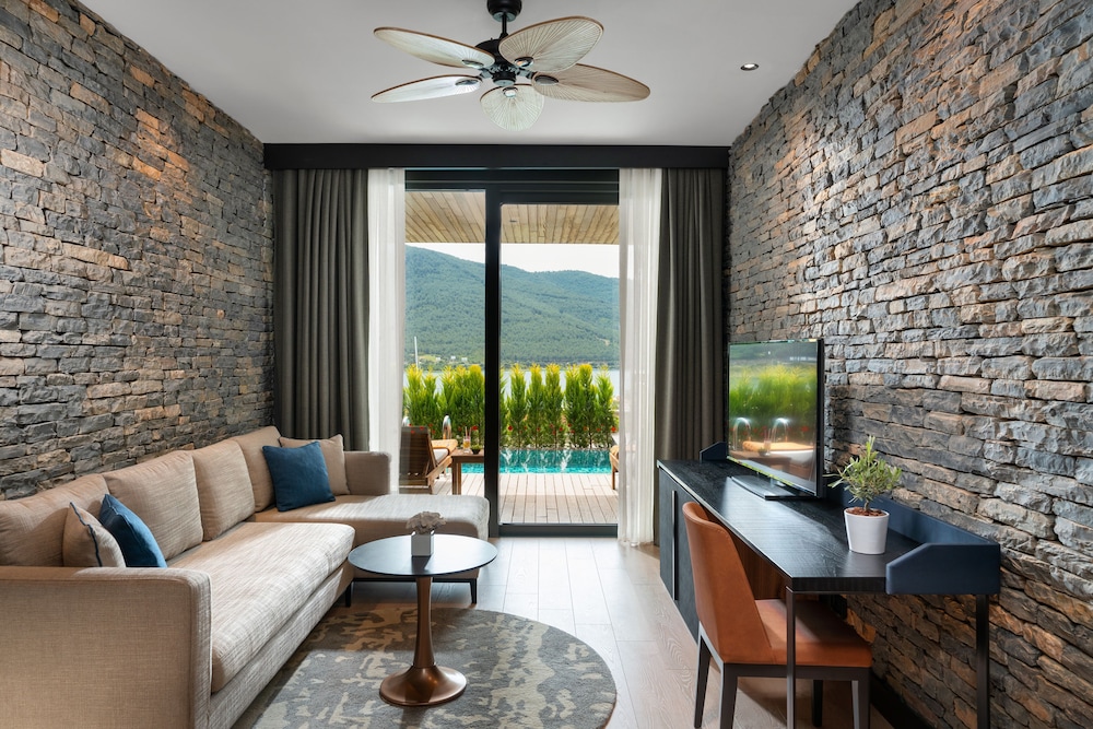 Lujo Art & Joy Bodrum 50/75