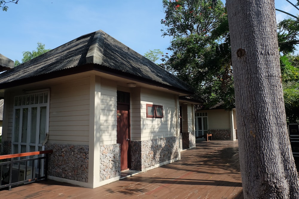 Baan Tai Had Resort and Water Sports 3/50