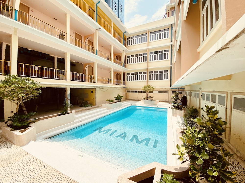 Miami Hotel Bangkok 84/88