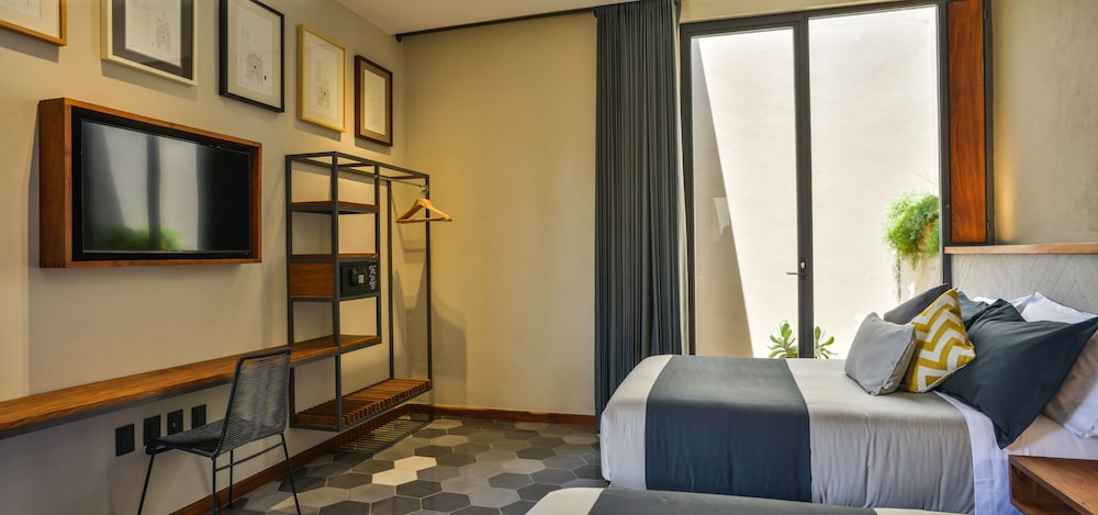 Criol Hotel 34/65