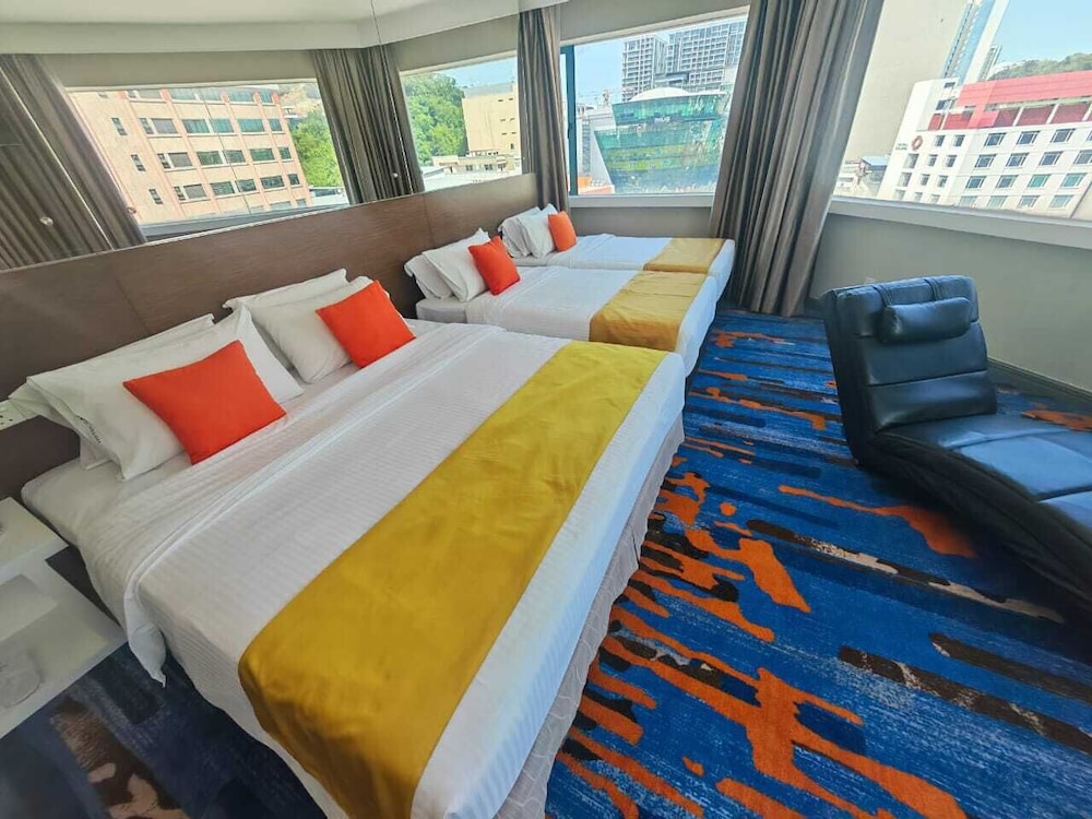 Hotel Capital 9/51