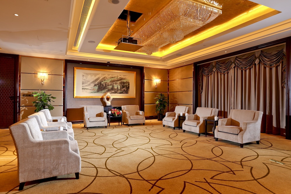Royal International Hotel 19/60
