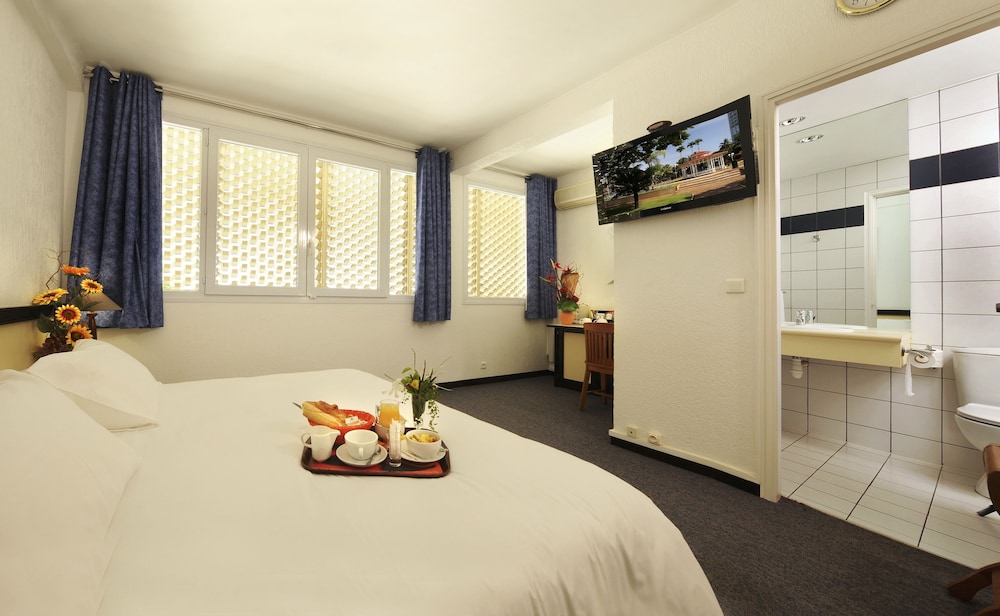 Hotel Le Paris 41/56