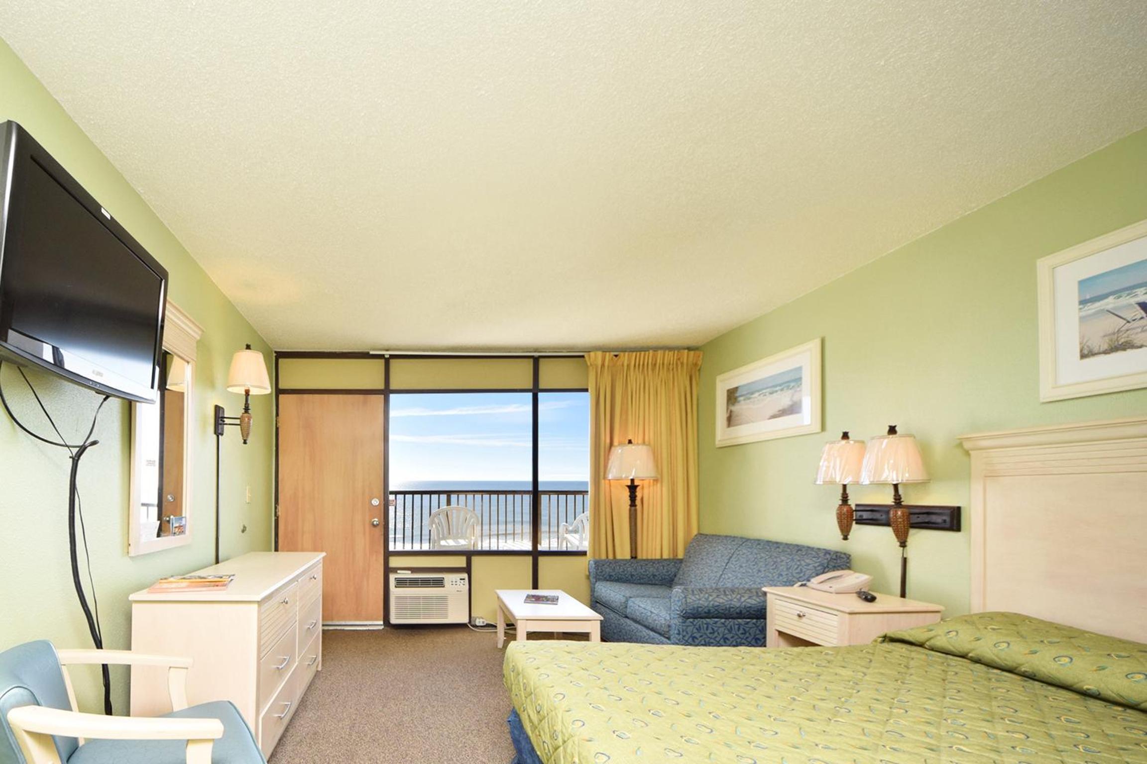 1 Bedroom, Efficiency, Twin Beds, Queen Bed, Ocean Front, Sofa