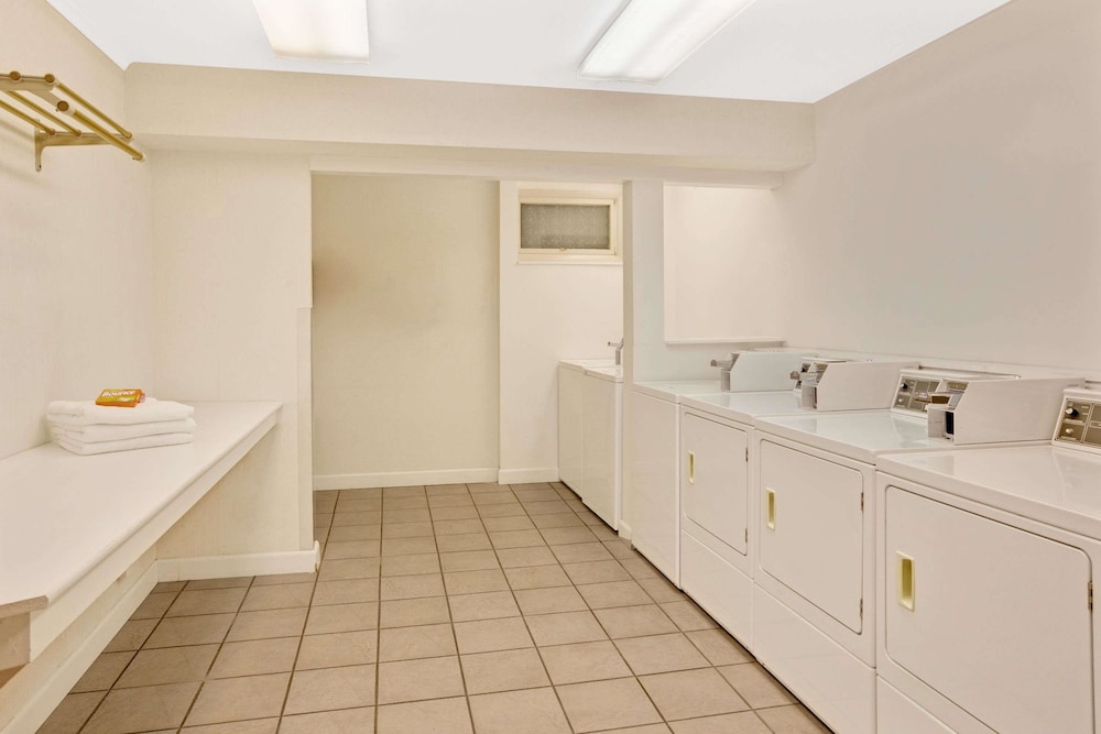 Travelodge By Wyndham Rapid City 26/31