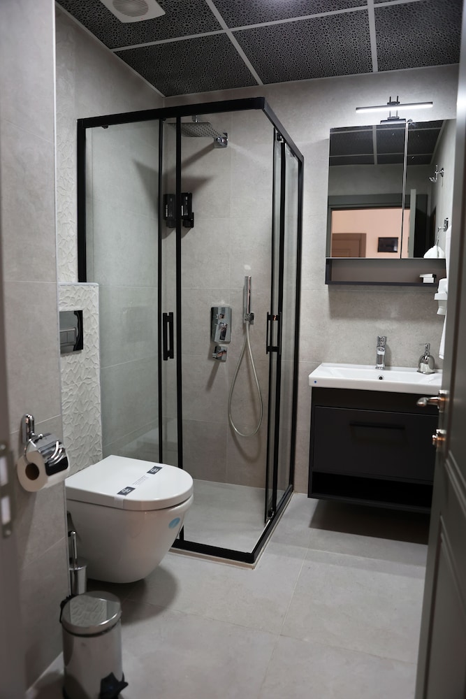 Sar-Per Suites & Hotel 30/31