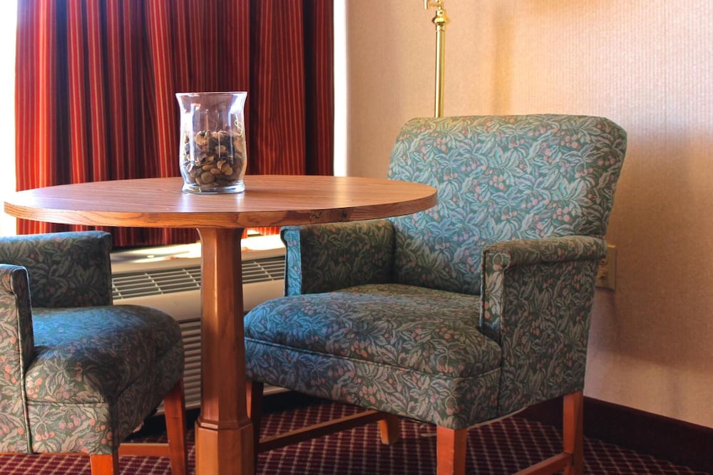 Regency Inn 26/33