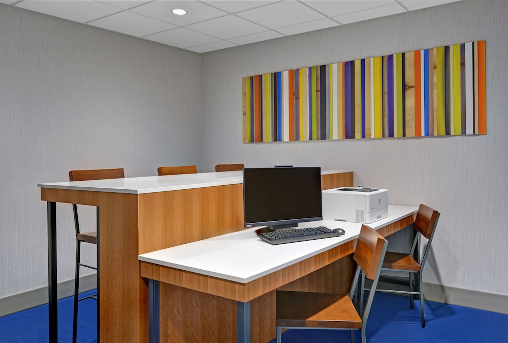Holiday Inn Express Suites Atmore North 43/48