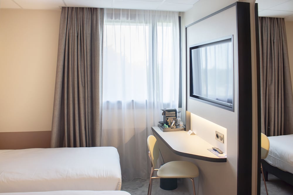 Room, Twin Beds, Brit Hotel Nantes La Beaujoire - L Amandine 9/9