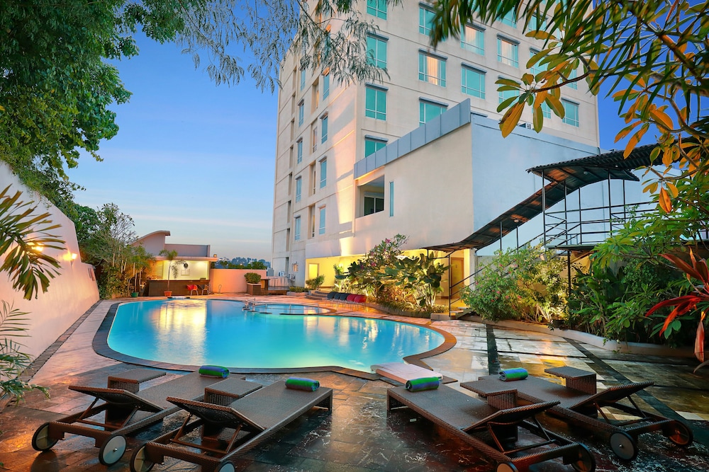 SWISS-BELHOTEL MALEOSAN MANADO 62/67
