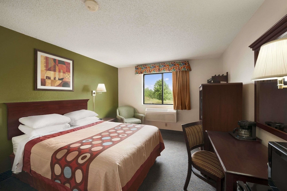 Red Roof Inn Mansfield 10/26