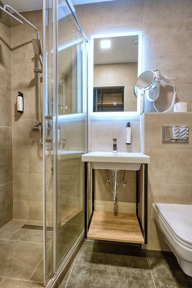CITY PARTNER HOTEL SZIESZTA 23/24