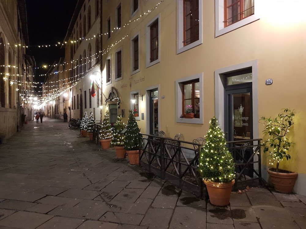 San Luca Palace 56/58