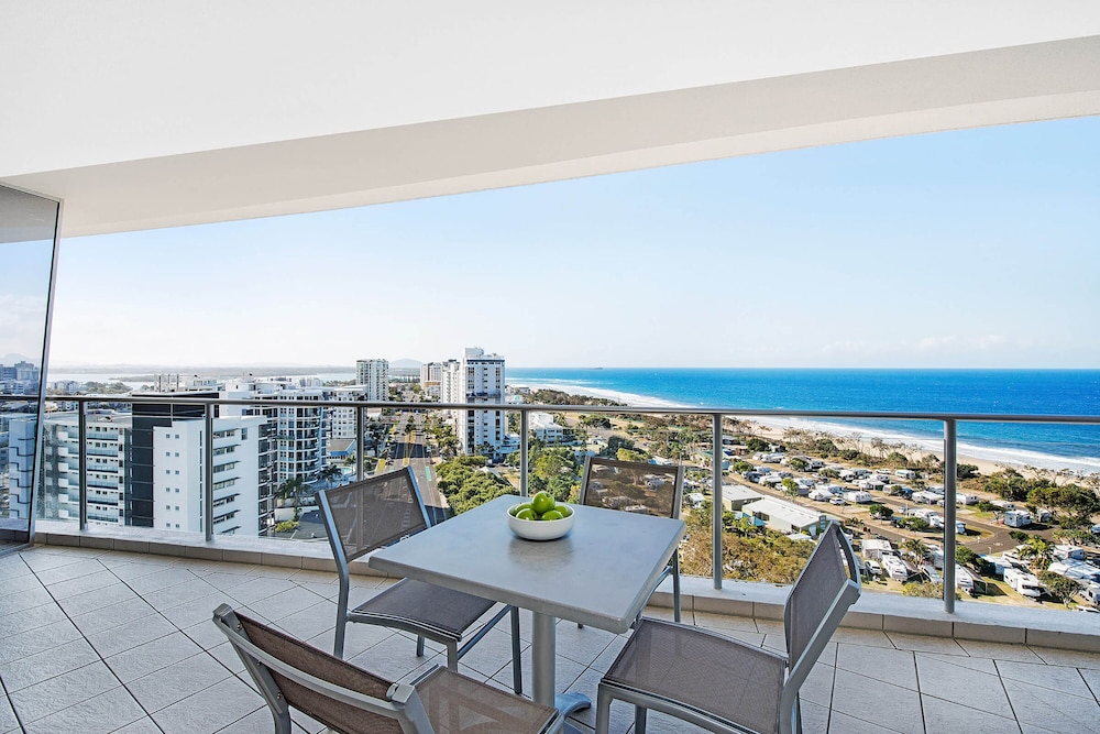THE SEBEL MAROOCHYDORE 44/72
