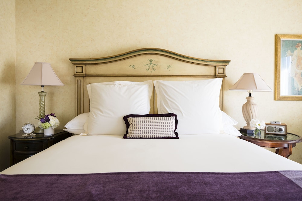 Delamar Greenwich Harbor 15/58