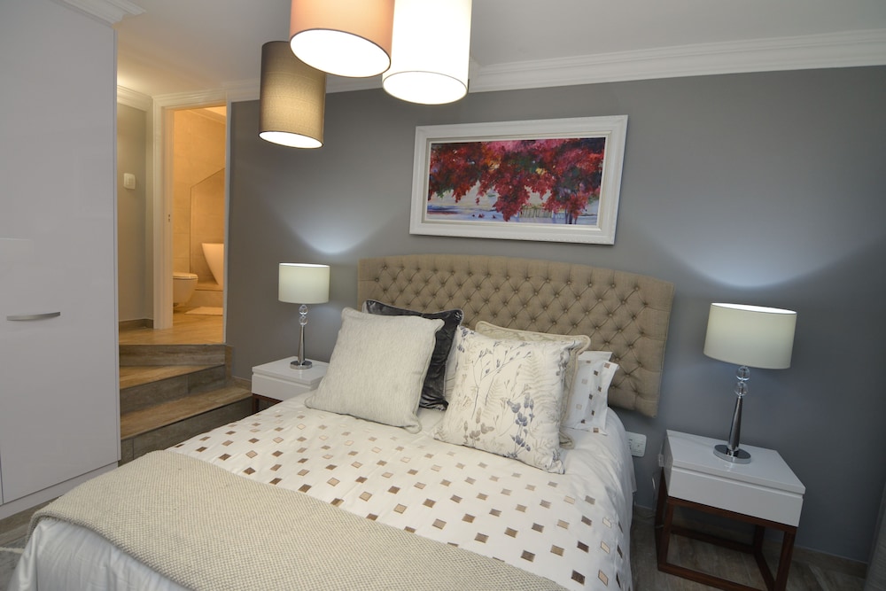 dk villas 2 The Boardwalk (Hout Bay) 13/50