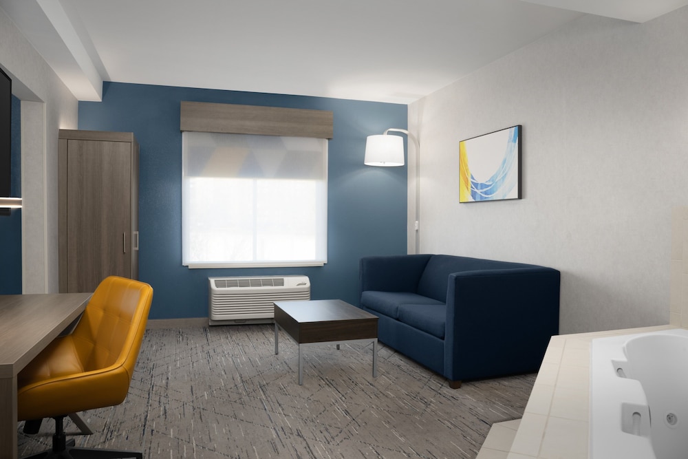Holiday Inn Express Suites Alexandria Fort Belvoir 46/73