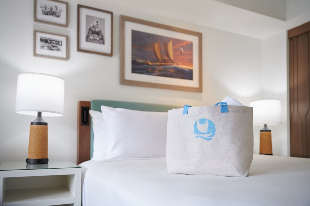 OUTRIGGER Reef Waikiki Beach Resort 12/86
