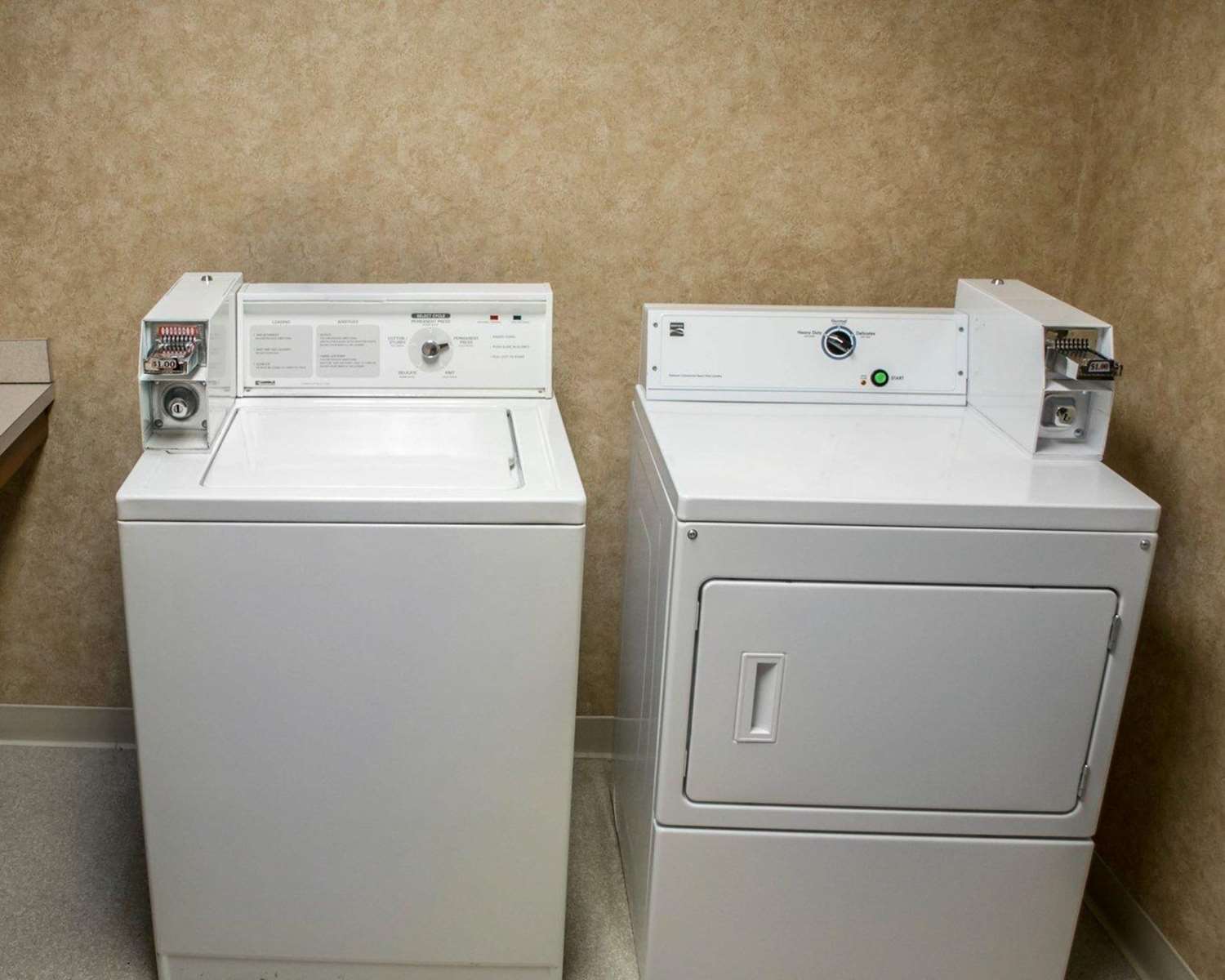 Comfort Suites Southwest 32/45