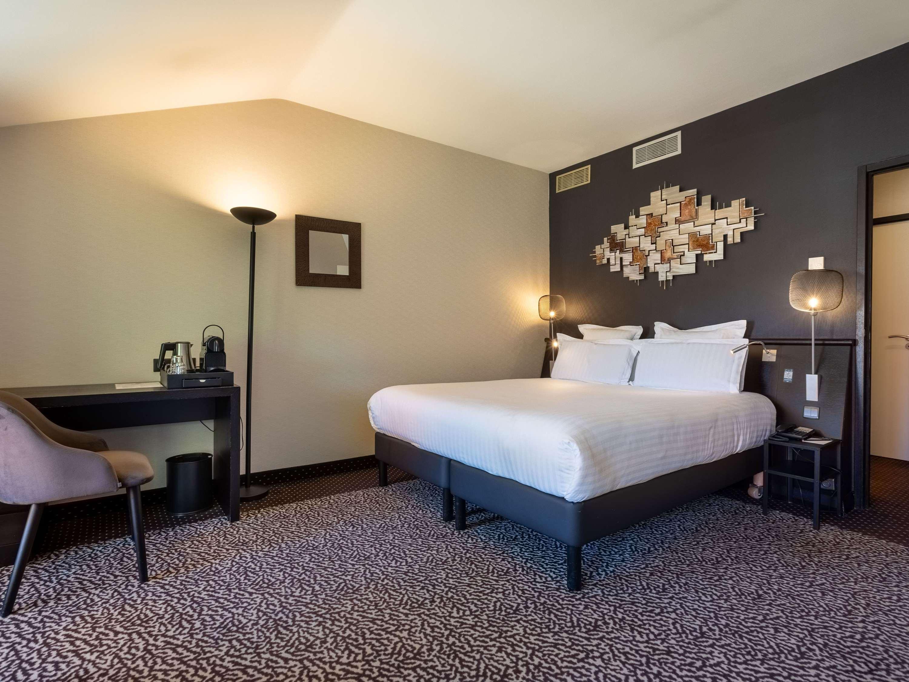 SUPERIOR, DOUBLE OR TWIN BED