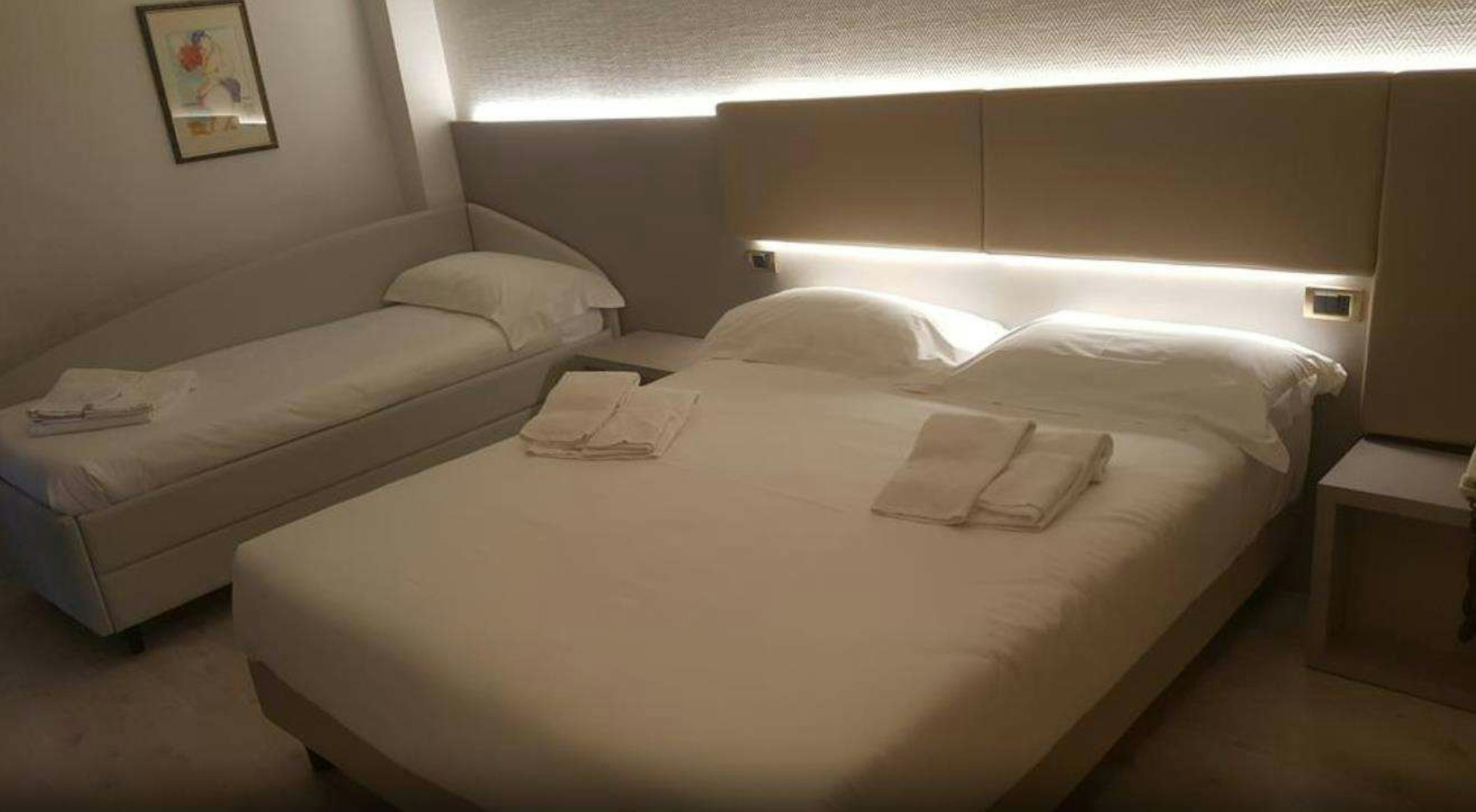 Hotel Augustus 5/36
