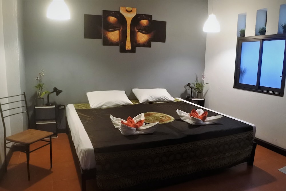 Hi Karon Beach Hotel 36/50