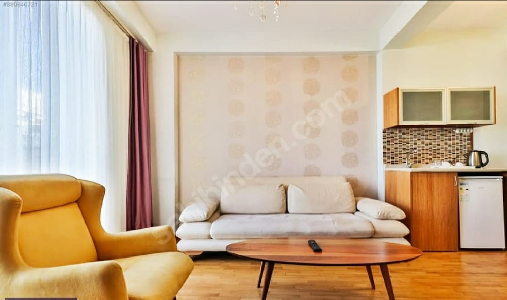 Omar Sultan Suites 16/33