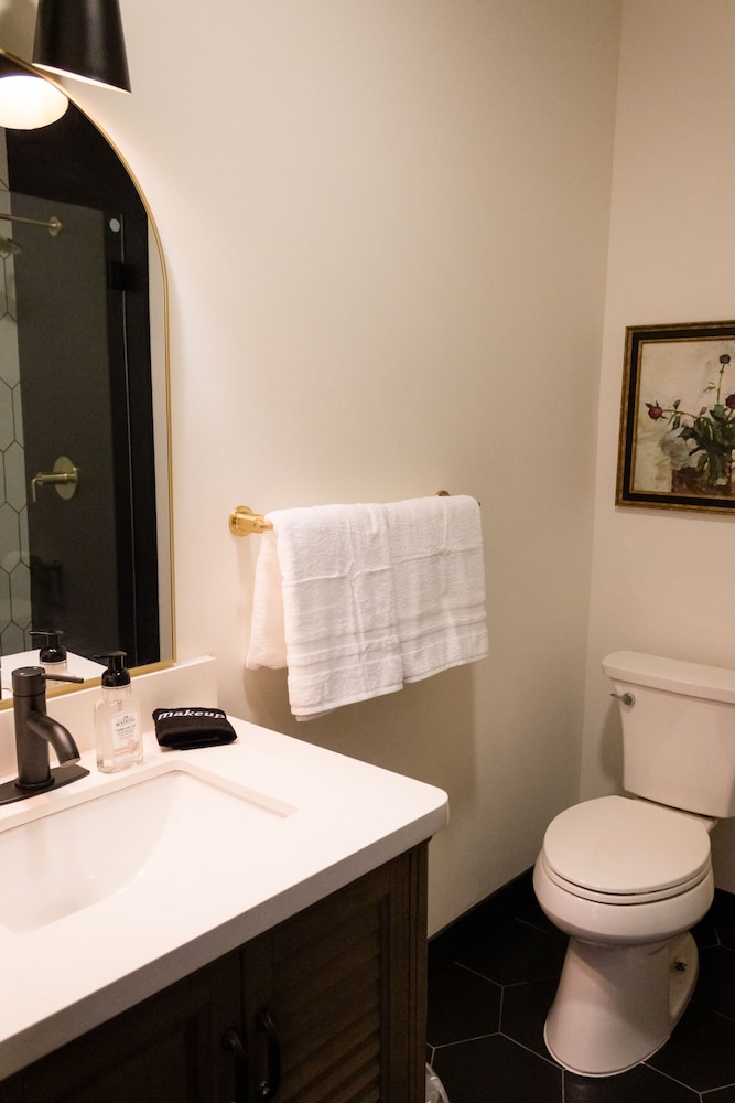 Speakeasy Suites 40/50