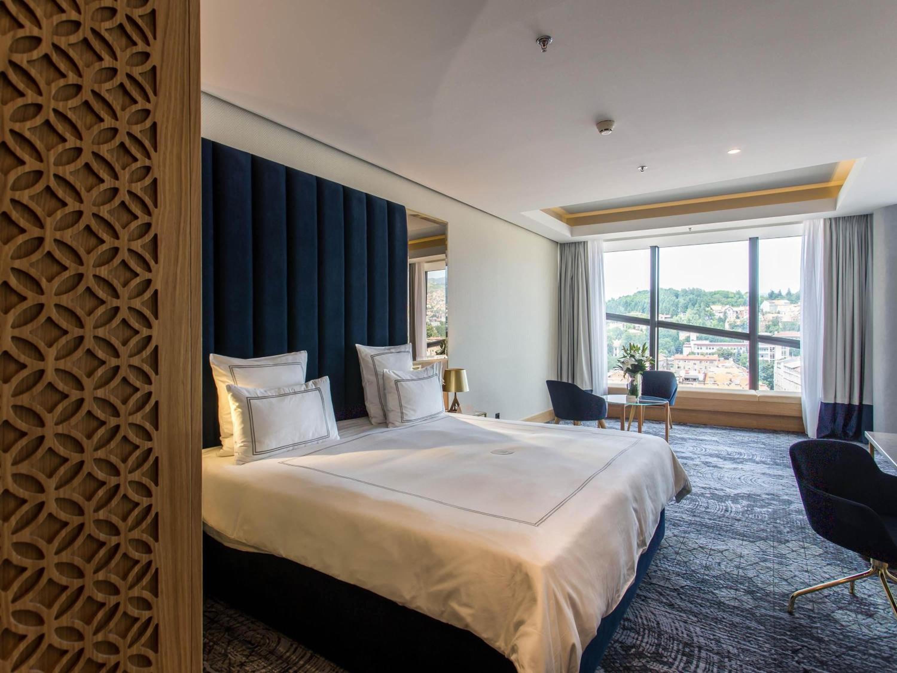 Junior Suite, King Bed, Sofa