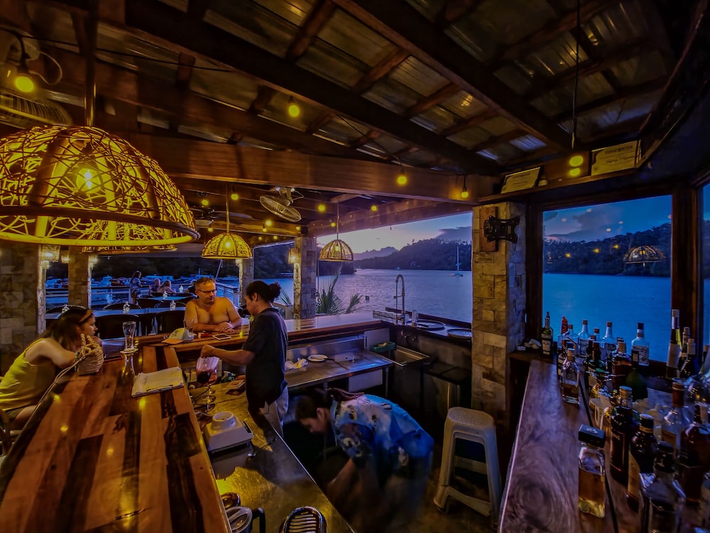 Edgewater Dive & Spa Resort 50/73