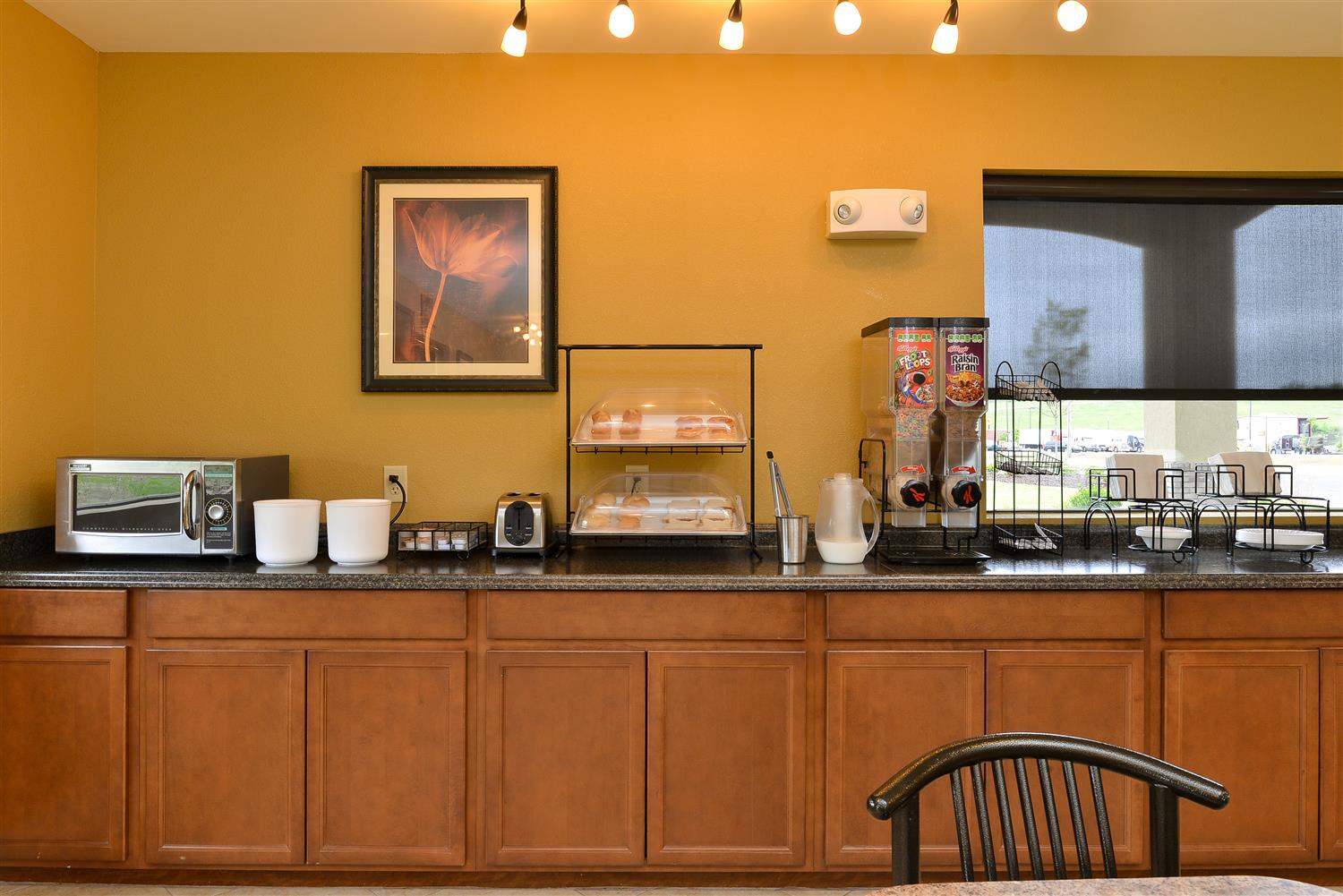 Americas Best Value Inn Tupelo Leeb Drive 10/33