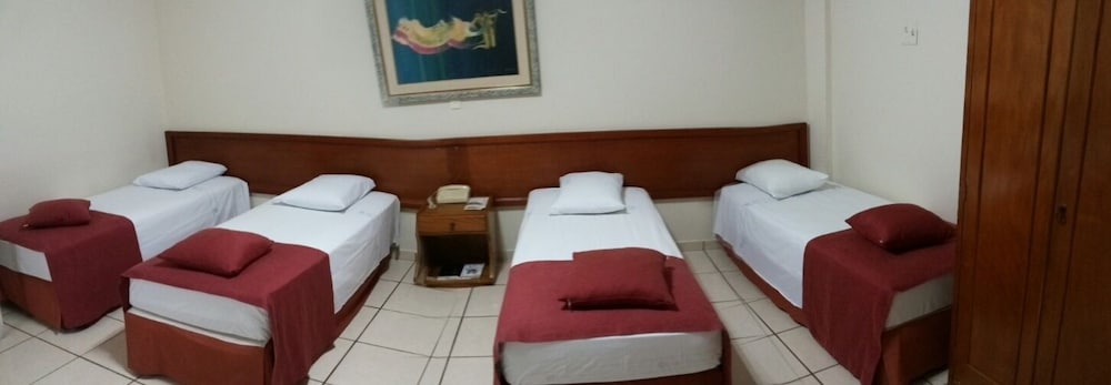 Internacional Hotel 14/35