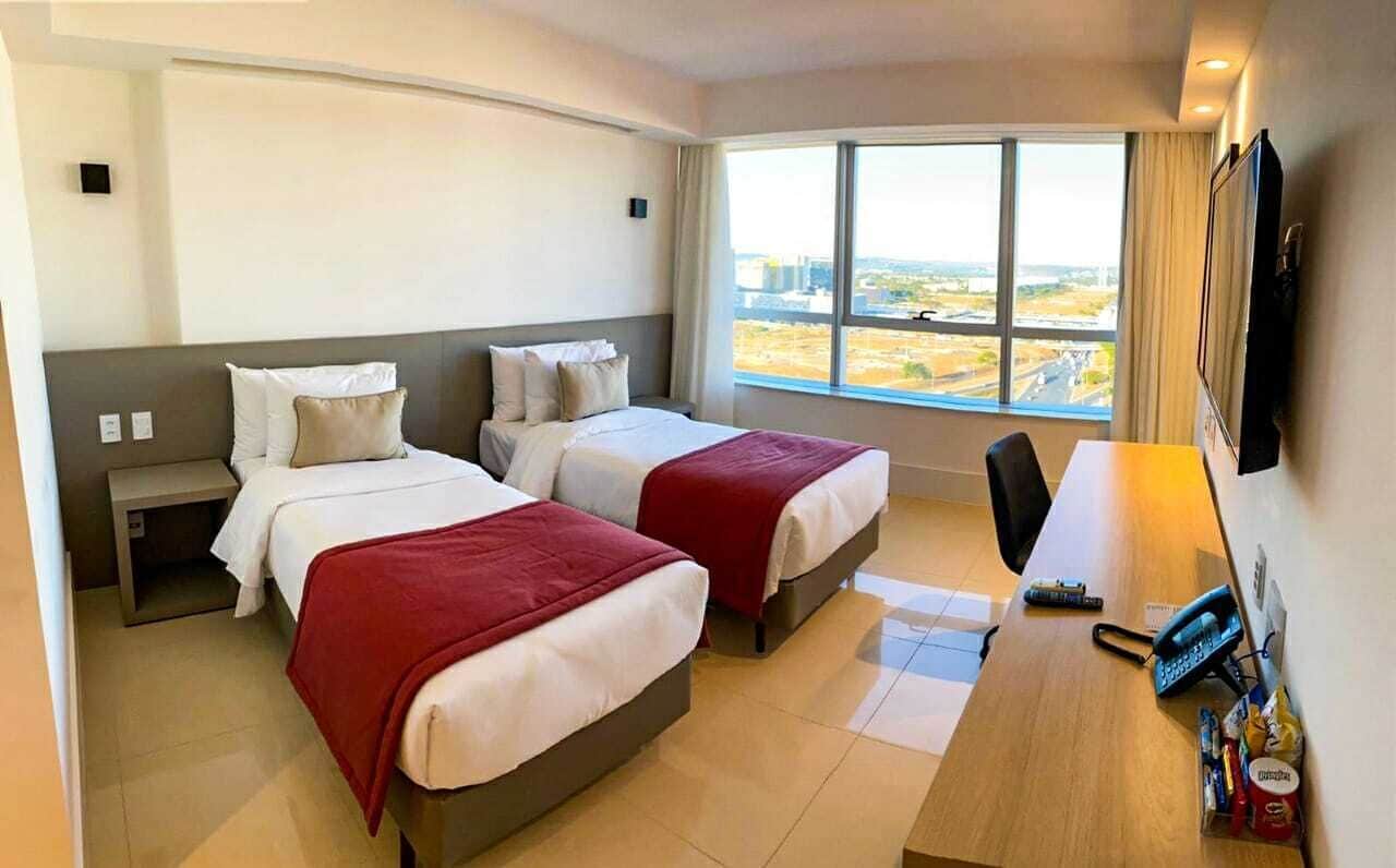 EXECUTIVE, TWIN BEDS