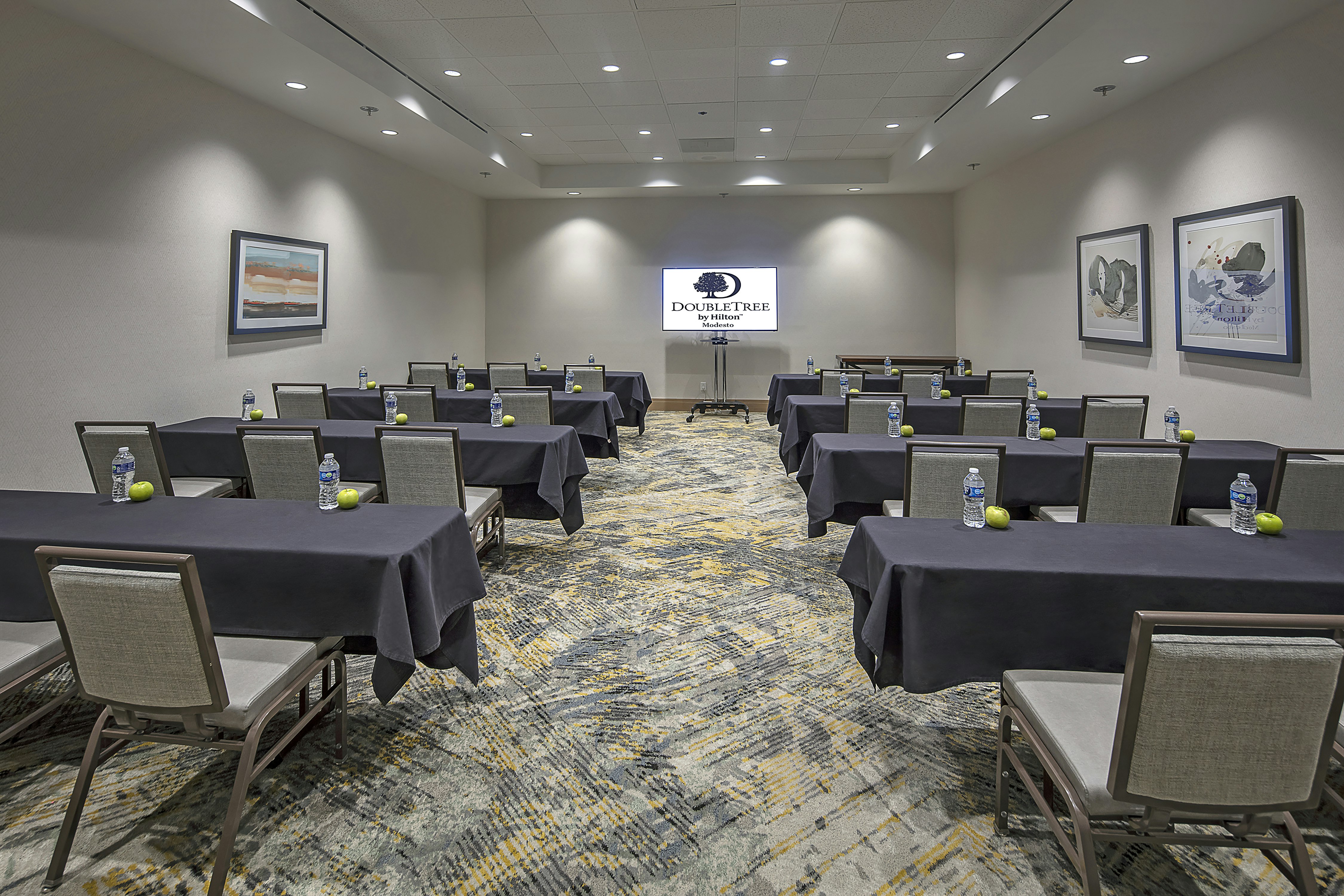 DoubleTree by Hilton Hotel Modesto 48/56