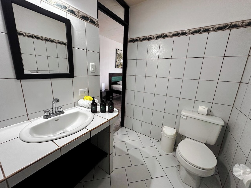 Tabulia Tree Hotel and Villas 76/77
