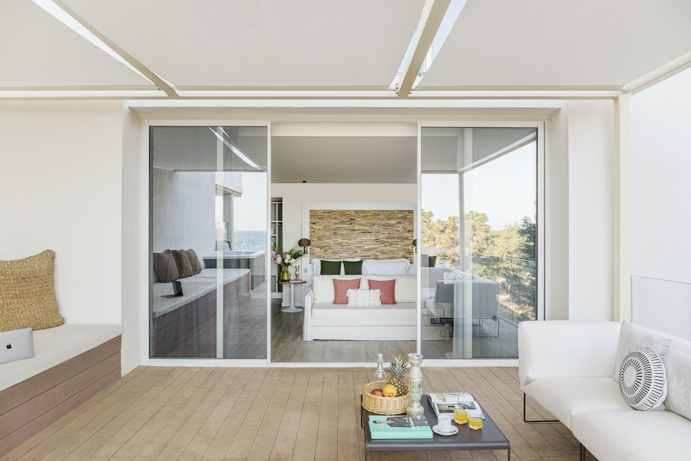 ME Ibiza - The Leading Hotels of The World 50/80