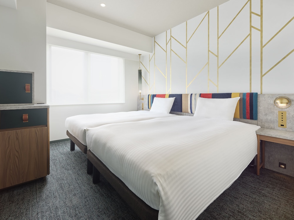 Hollywood, Standard, Twin Beds
