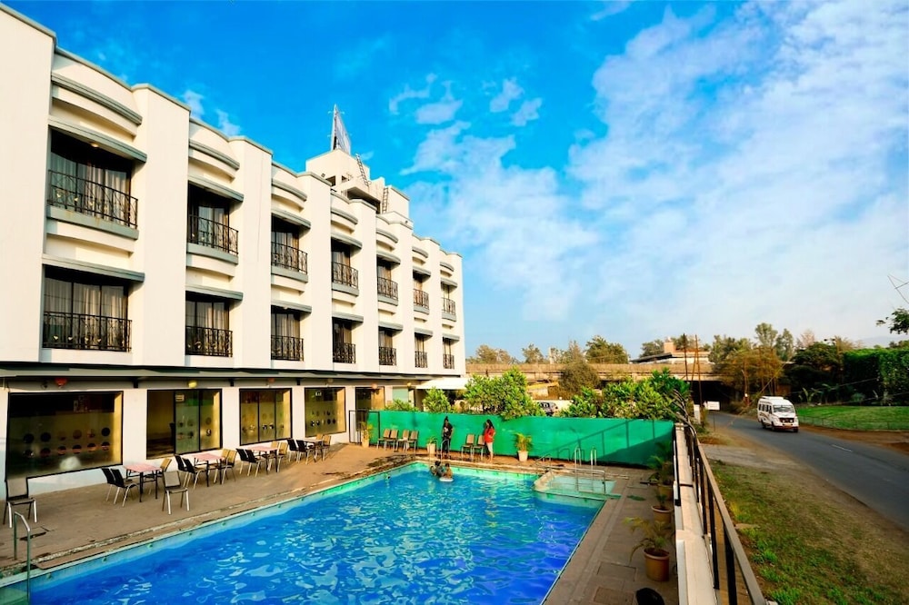 Hotel Aristro 3/50