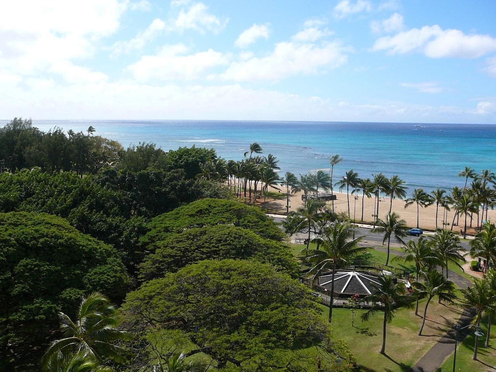 Castle Waikiki Grand Hotel 59/70