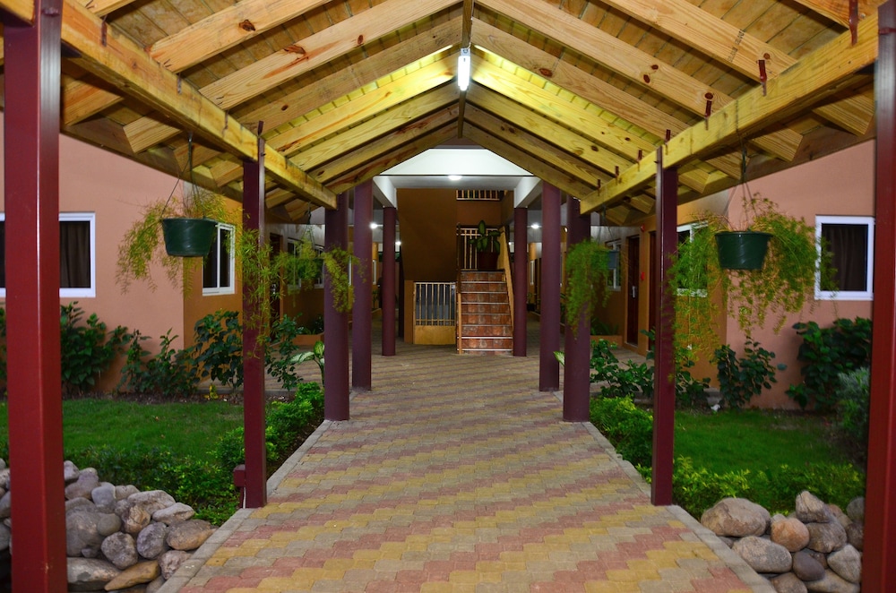 Donway, A Jamaican Style Village 39/44