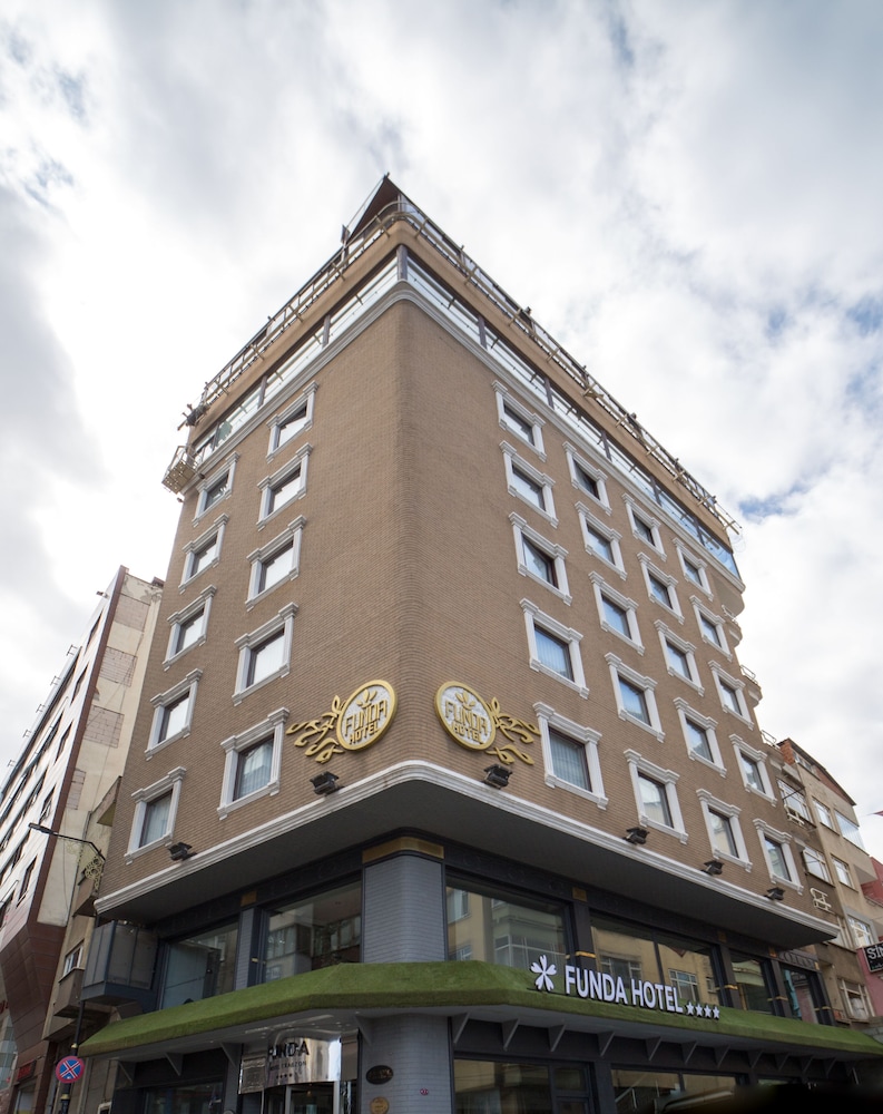 Funda Hotel 2/50