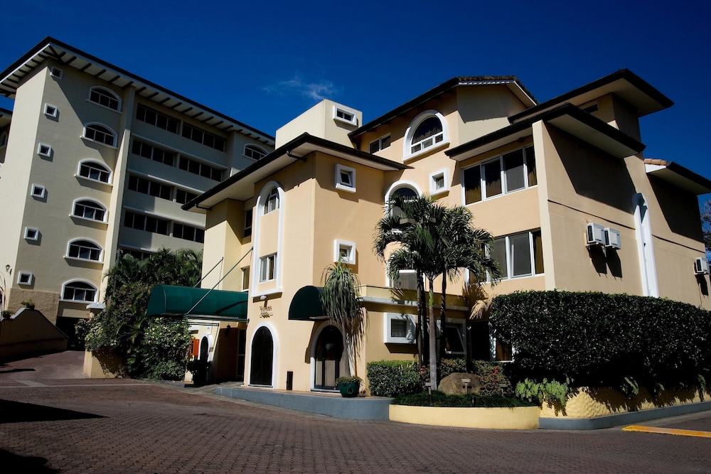 Aparthotel & Suites Villas Del Rio in San Rafael (San Jose) (San Jose)