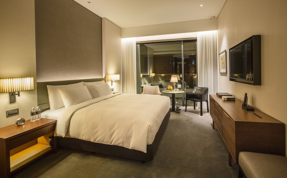 DELUXE, TWIN BEDS