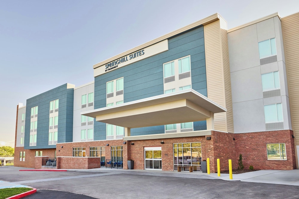 SpringHill Suites by Marriott Chesterfield 26/32