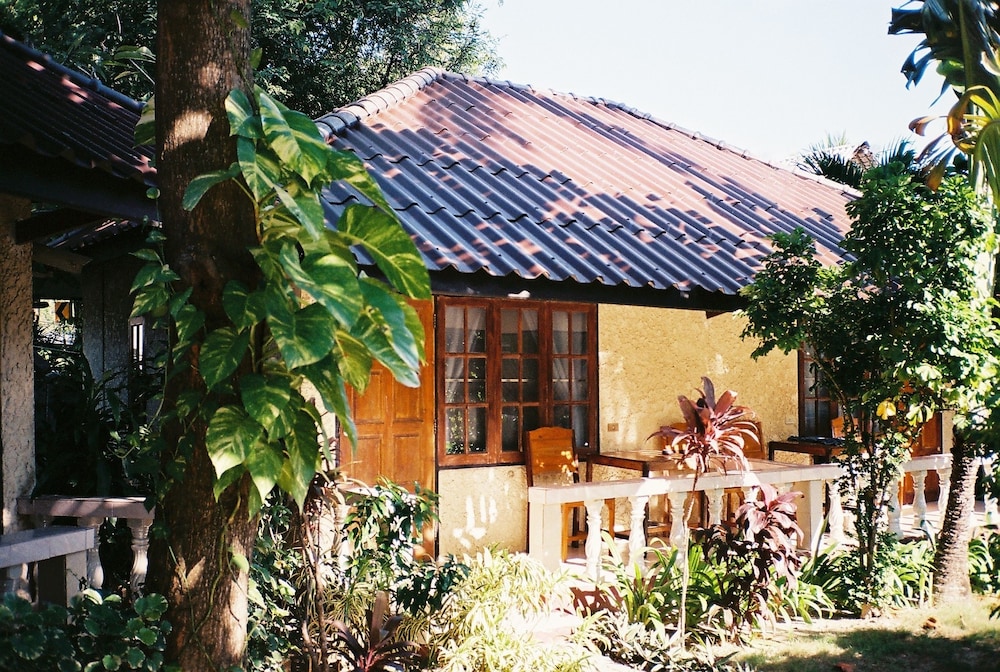 Silver Beach Resort 3/65