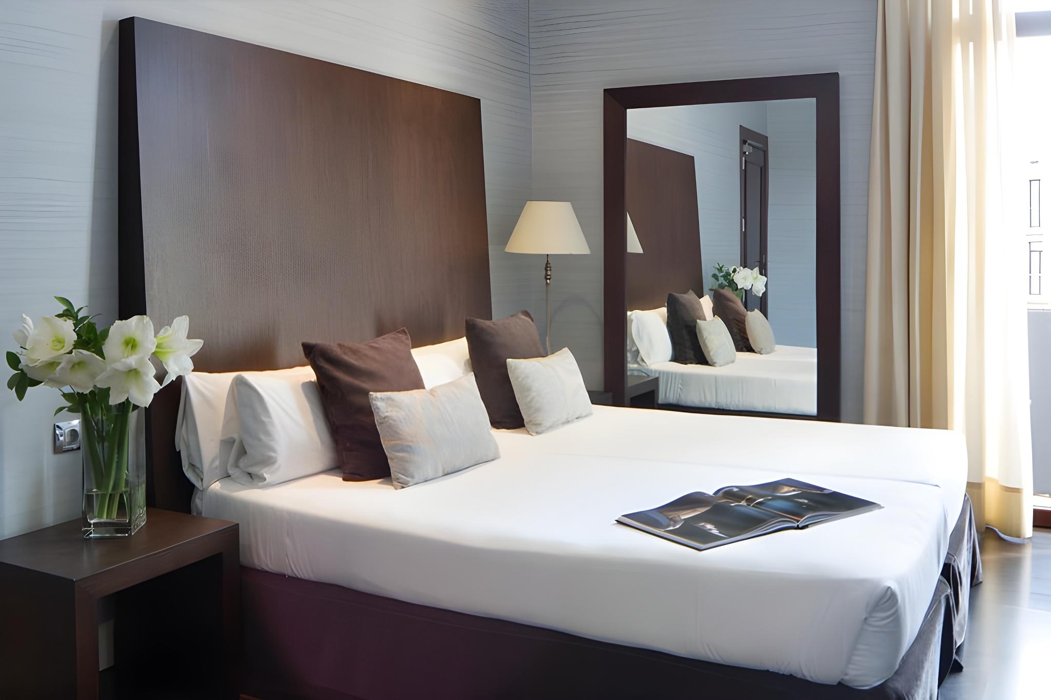 Superior, Queen Bed
