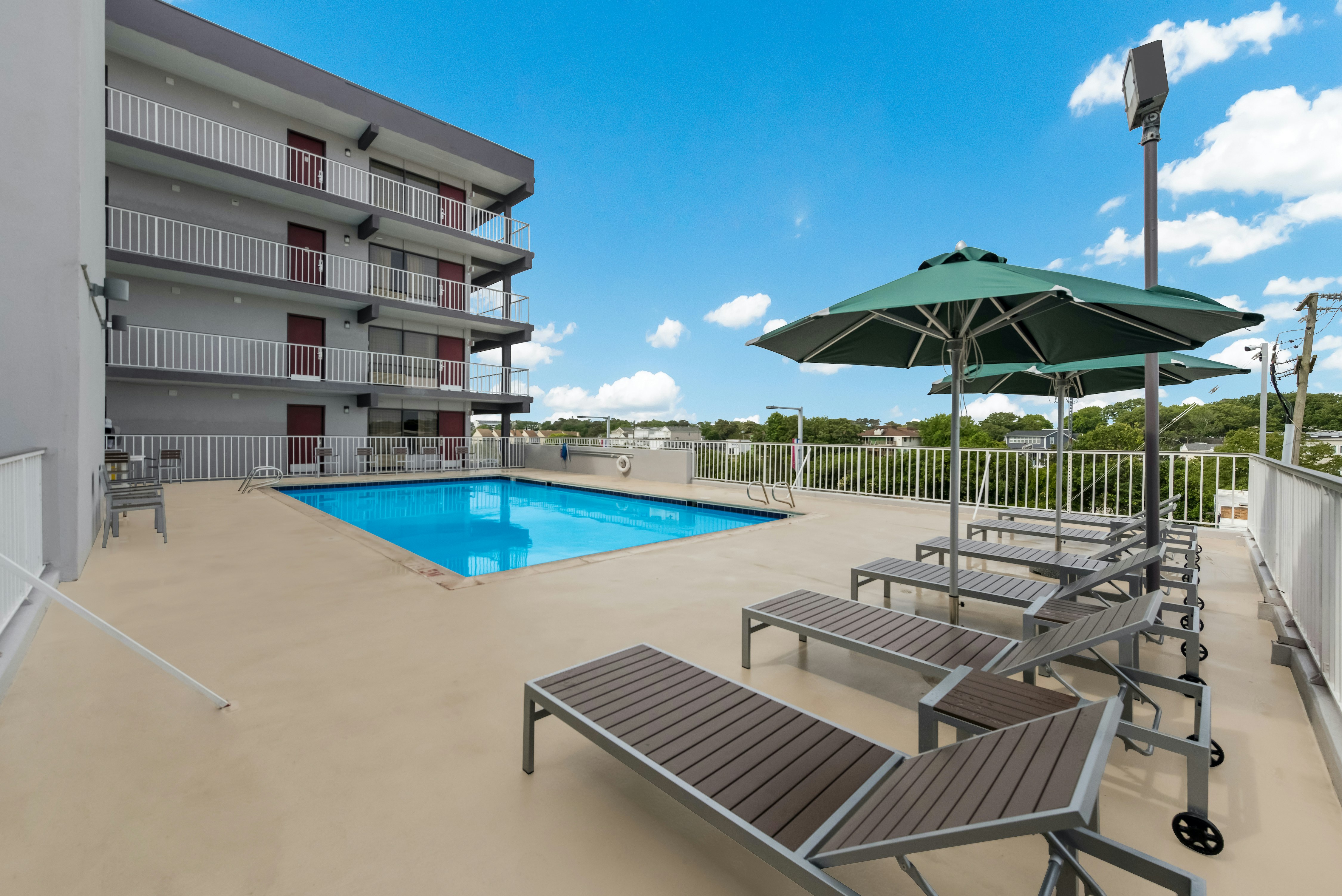 Red Roof PLUS+ & Suites Virginia Beach - Seaside 44/45