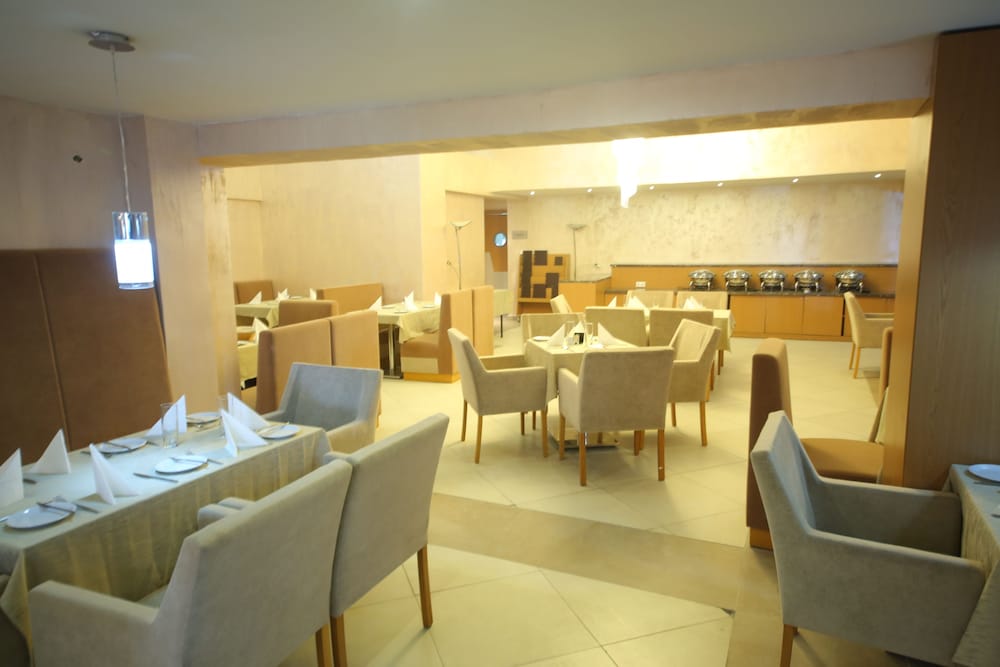 Momona Hotel 29/64